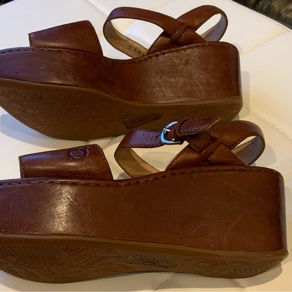 Beautiful Brown wedge bar sandal - Picture 2 of 6